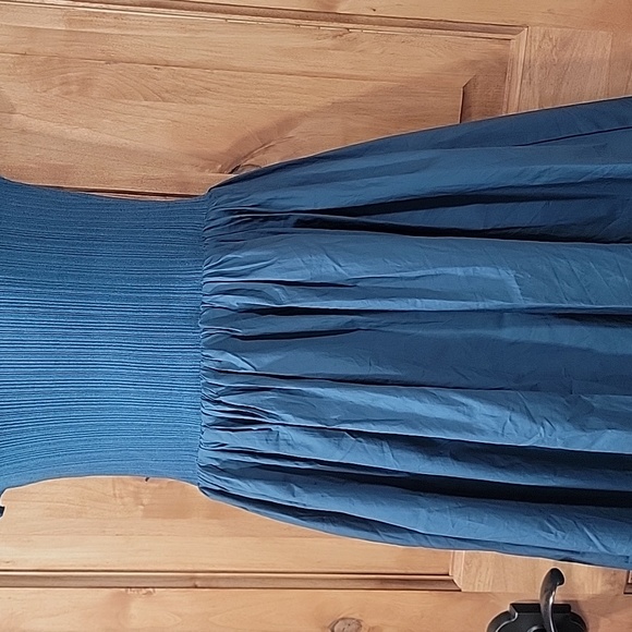 En Saison Elegant Maxi Dress - Picture 4 of 14